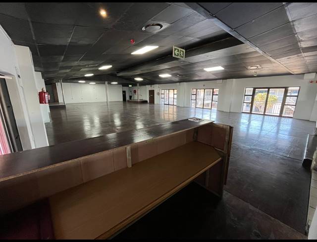 370M² BUSINESS TO LET IN PARKLANDS